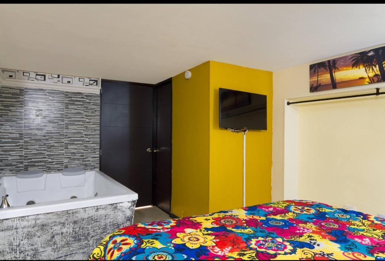 Apartamentos En El Poblado Medellin Bagian luar foto
