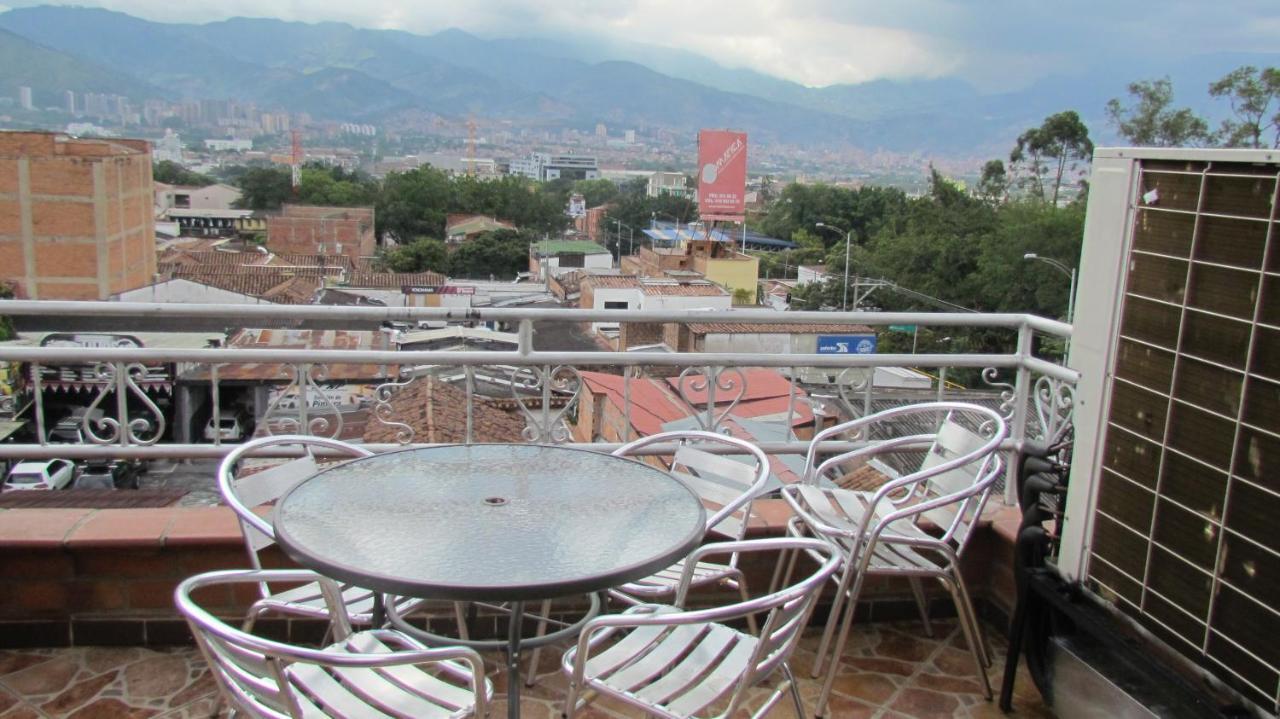 Apartamentos En El Poblado Medellin Bagian luar foto