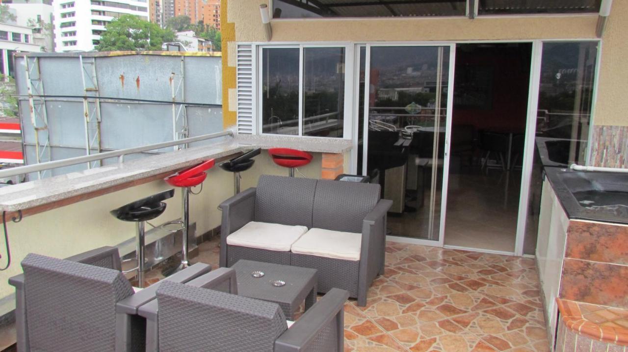 Apartamentos En El Poblado Medellin Bagian luar foto