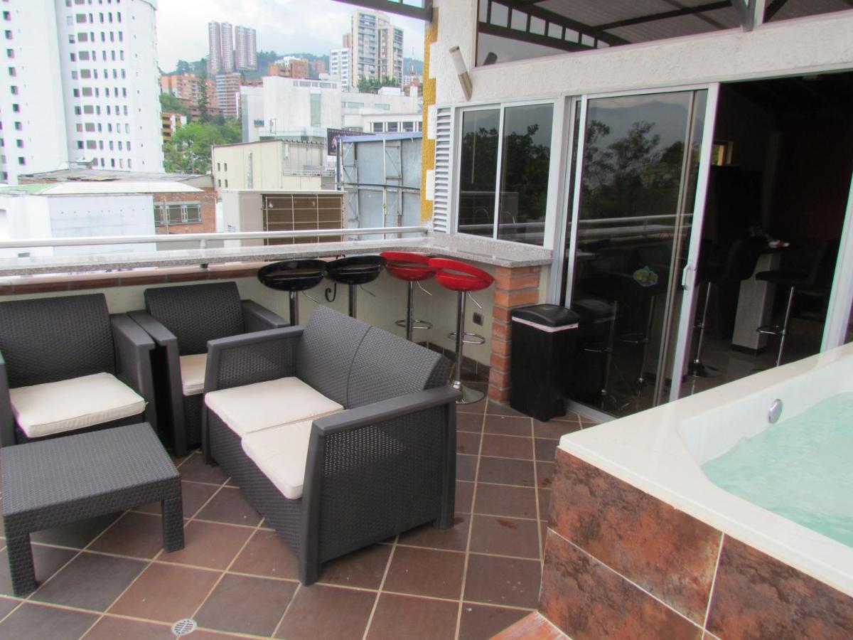 Apartamentos En El Poblado Medellin Bagian luar foto