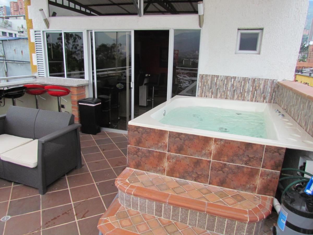 Apartamentos En El Poblado Medellin Bagian luar foto