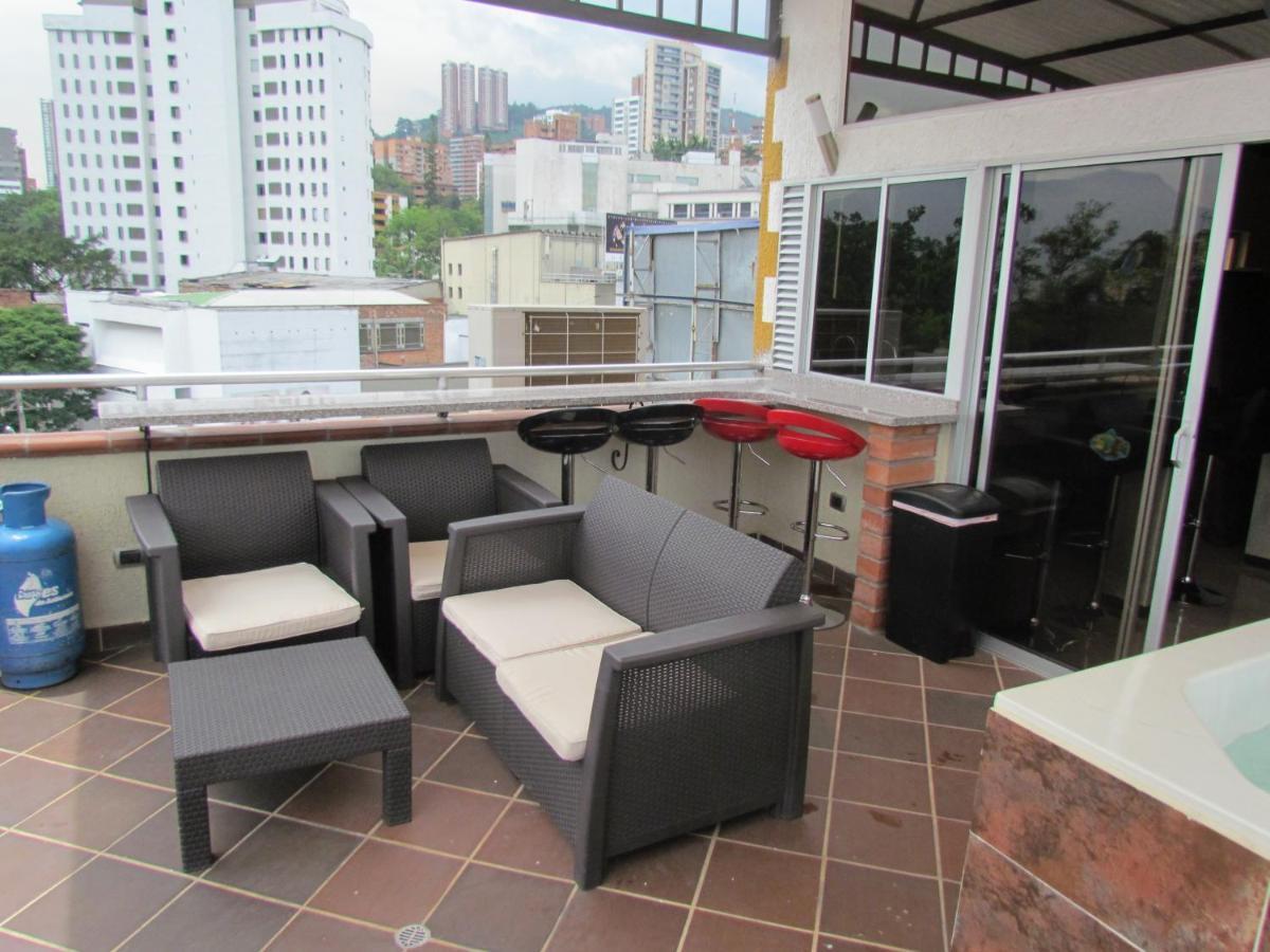 Apartamentos En El Poblado Medellin Bagian luar foto