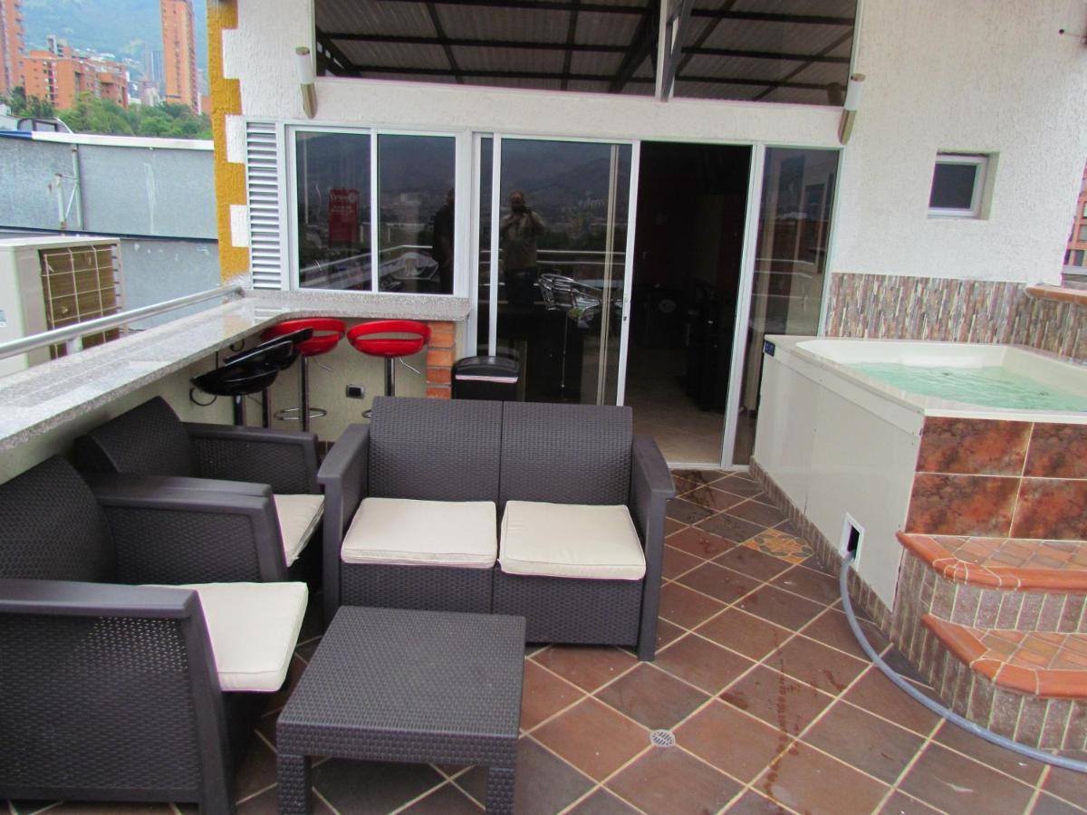 Apartamentos En El Poblado Medellin Bagian luar foto